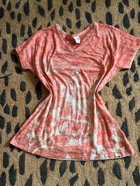 The North Face Coral Tie-Dye V-Neck Short Sleeve Tee